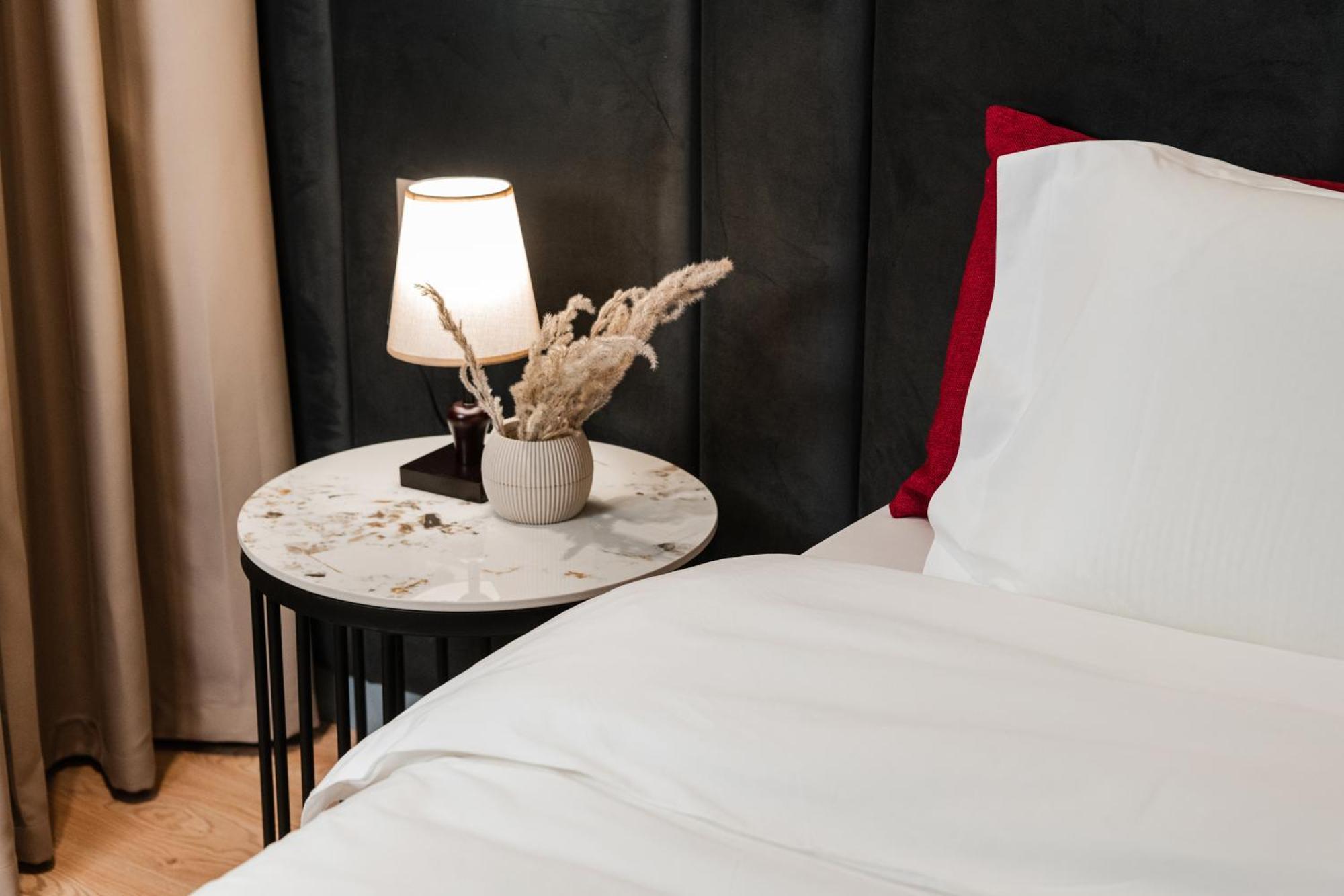 Troci Hotell Kamez